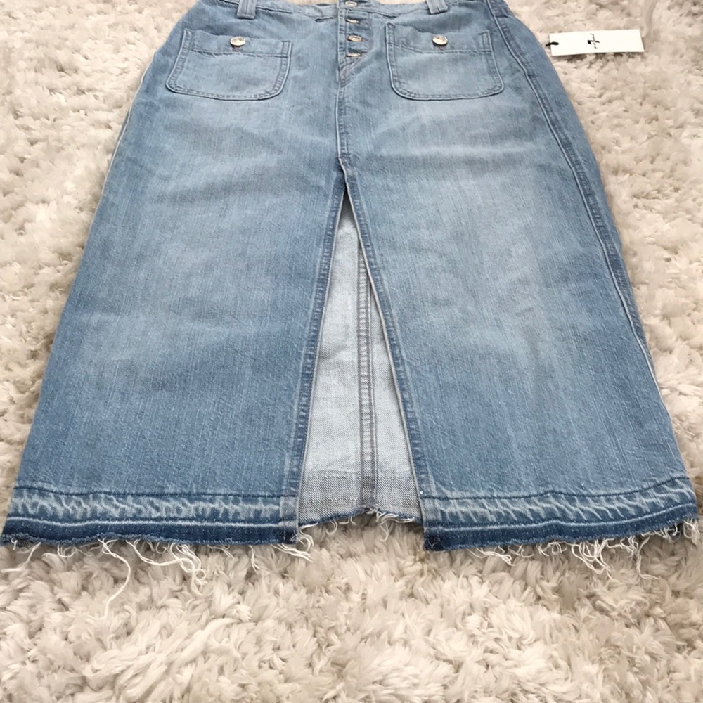 7 For All Mankind - Picture 3 of 6